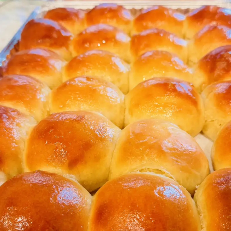 Dinner Rolls (24 Pack)